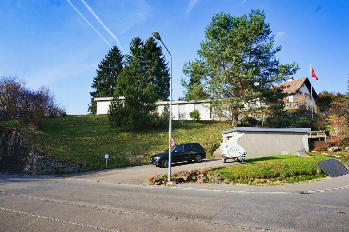 Renovation-Needed Single-Family Home with Large Garden or Building Plot with Demolition Object - Photo 1 of 27