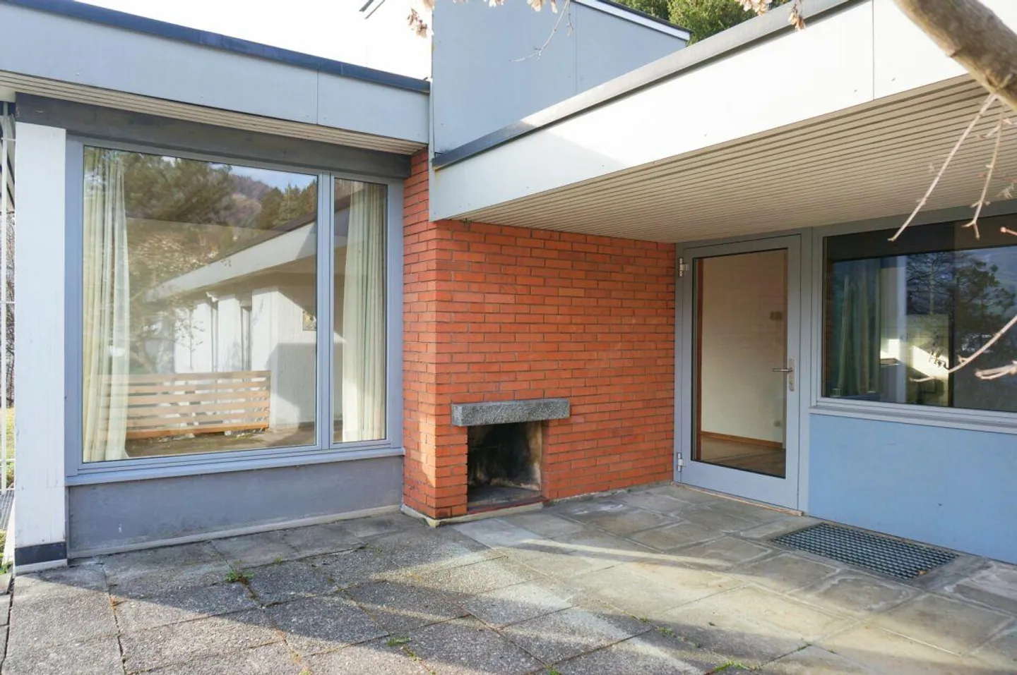 Renovation-Needed Single-Family Home with Large Garden or Building Plot with Demolition Object - Photo 4 of 27