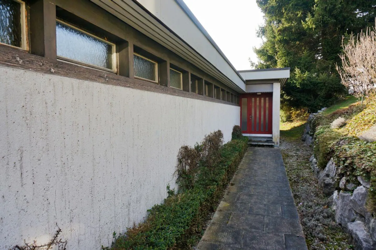 Renovation-Needed Single-Family Home with Large Garden or Building Plot with Demolition Object - Photo 8 of 27