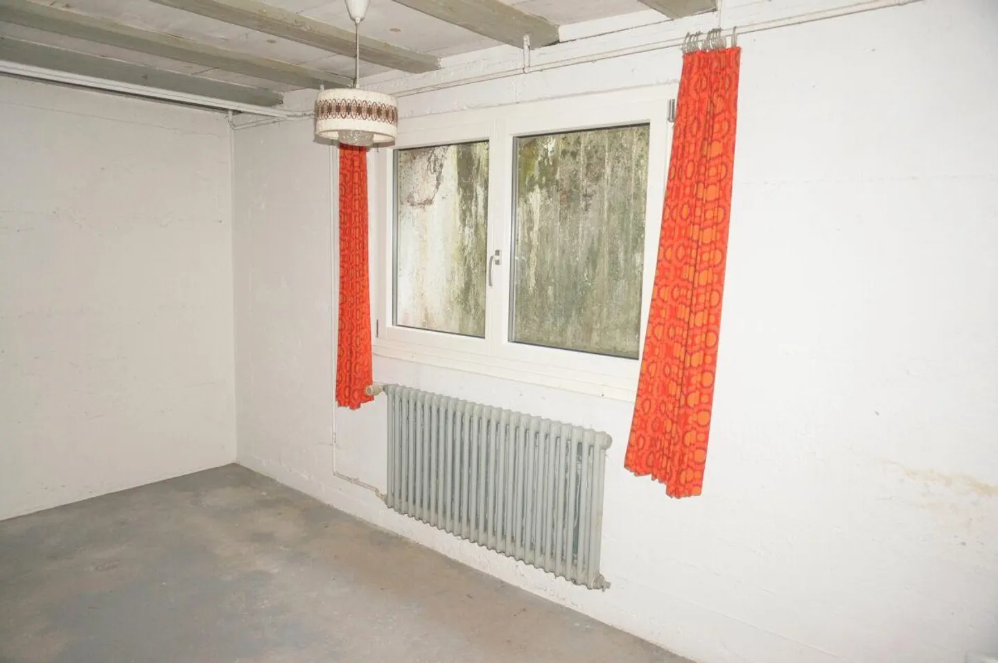 Renovation-Needed Single-Family Home with Large Garden or Building Plot with Demolition Object - Photo 23 of 27