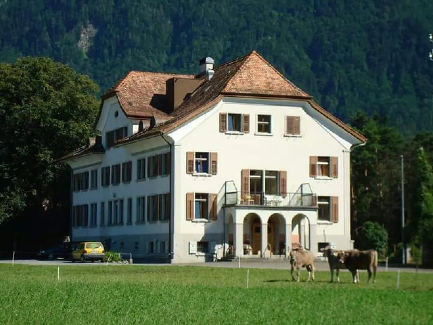 Gepflegte Liegenschaft mit einer top Rendite (10.7%) und Bergsicht - Photo 14 of 15