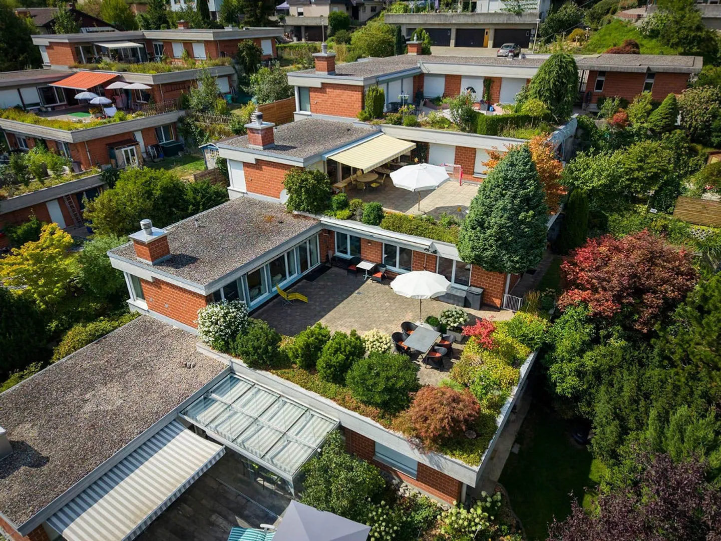 Spacious Terrace House with Far-Reaching Views and Plenty of Privacy - Photo 3 of 13