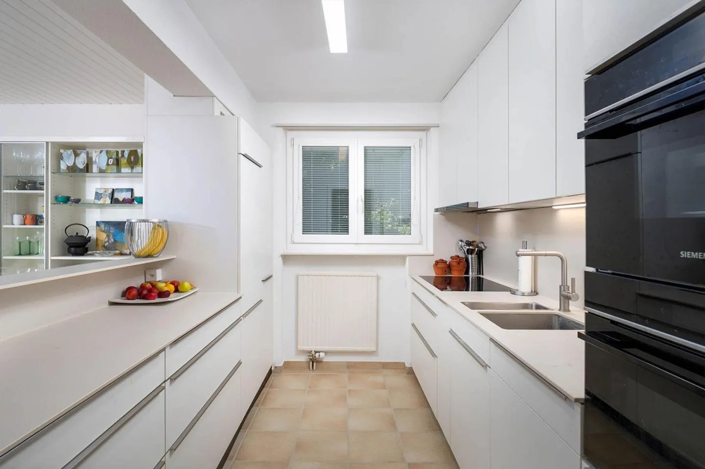Spacious Terrace House with Far-Reaching Views and Plenty of Privacy - Photo 5 of 13