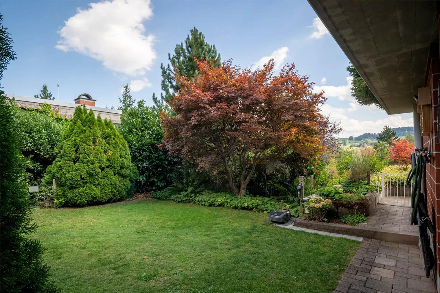 Spacious Terrace House with Far-Reaching Views and Plenty of Privacy - Photo 12 of 13