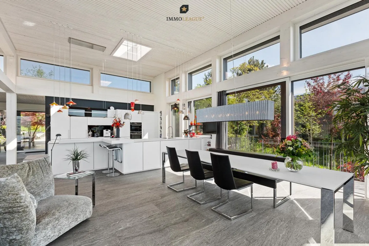 «Architektenvilla mit Atrium, Pool und Panoramaseesicht.» - Foto 3 von 13