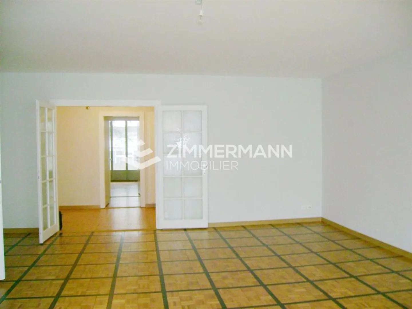 Charming 5-Room Apartment in Geneva - Photo 3 of 7