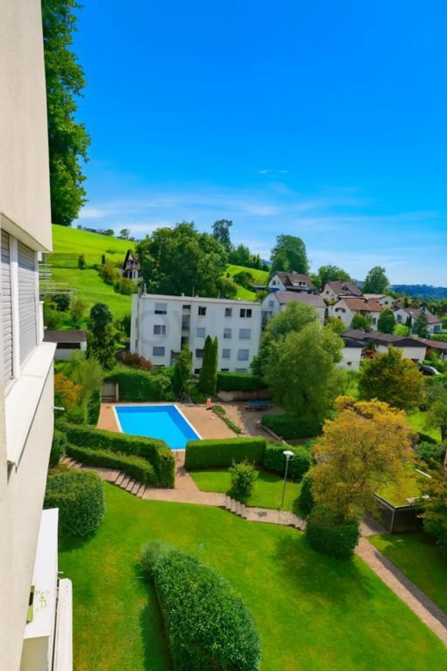 Attikawohnung mit traumhaftem Panorama und Gemeinschaftspool - Foto 13 von 13