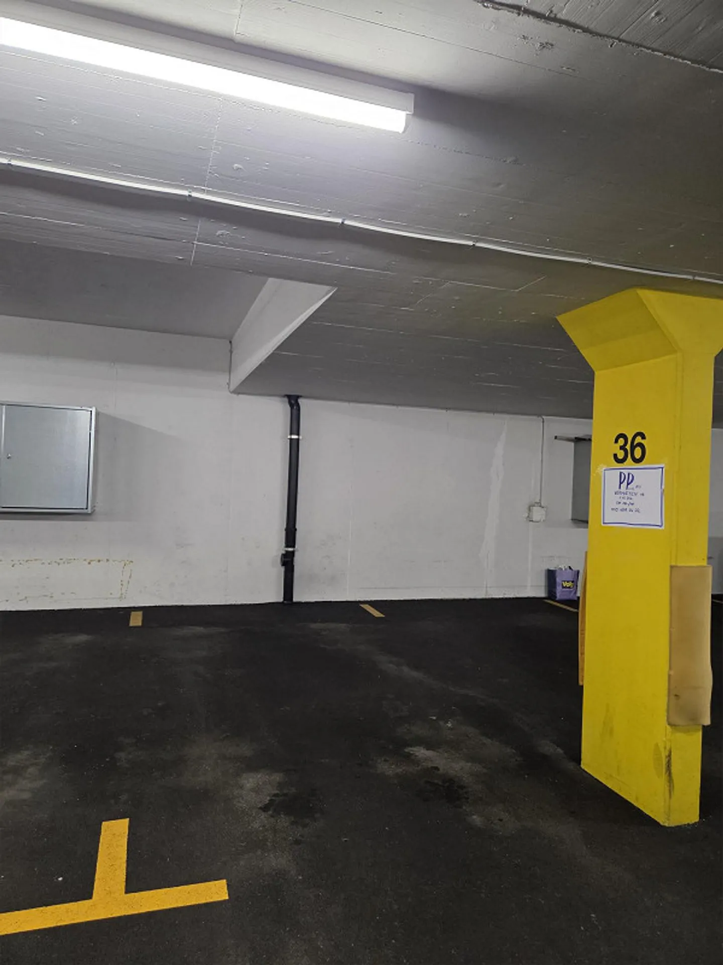 Place de parking sous-terrain Unterscheid 1/3/5/7 - Photo 1 sur 1