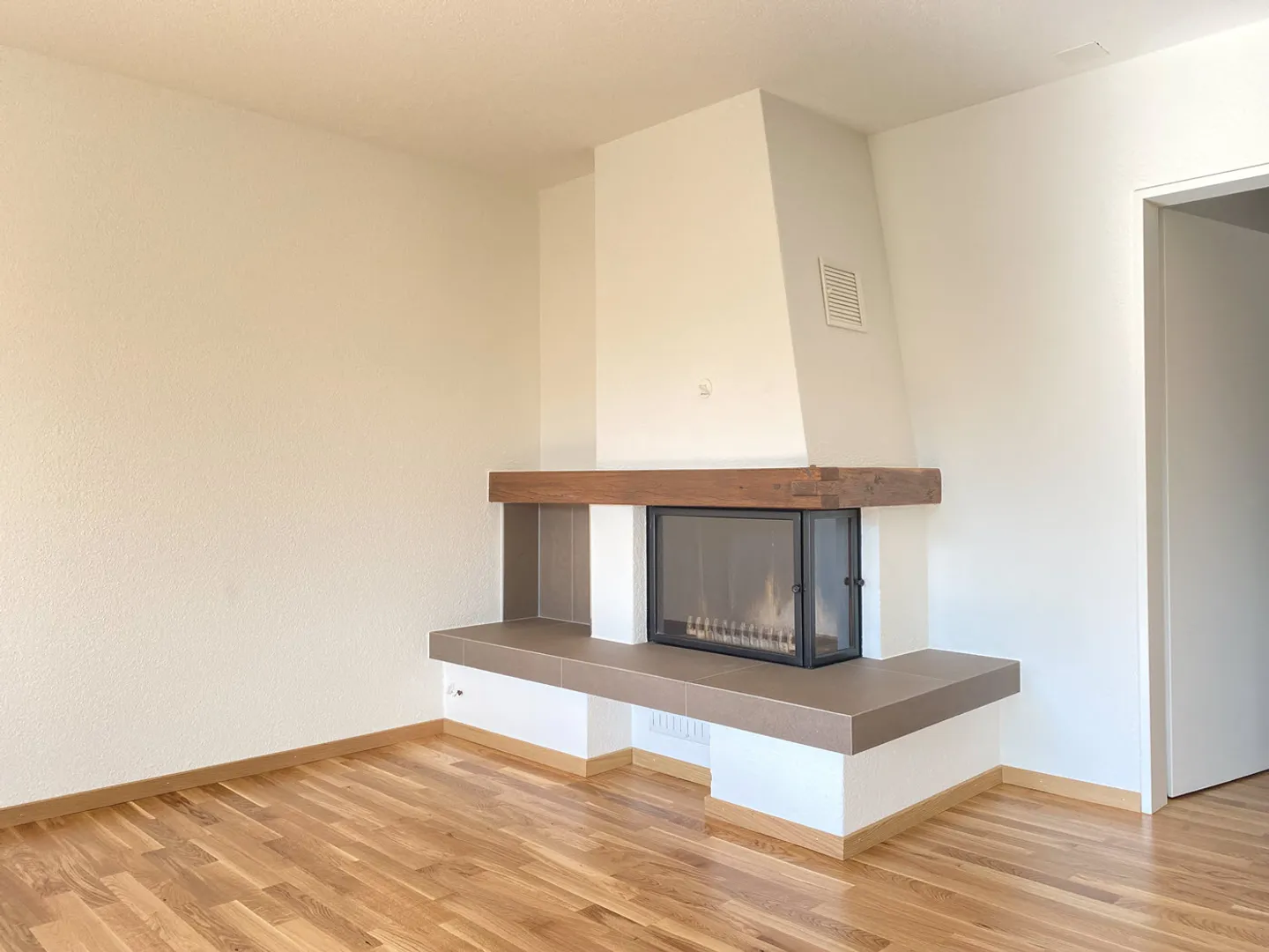 Appartement en duplex rénové de haute qualité - Photo 4 sur 12