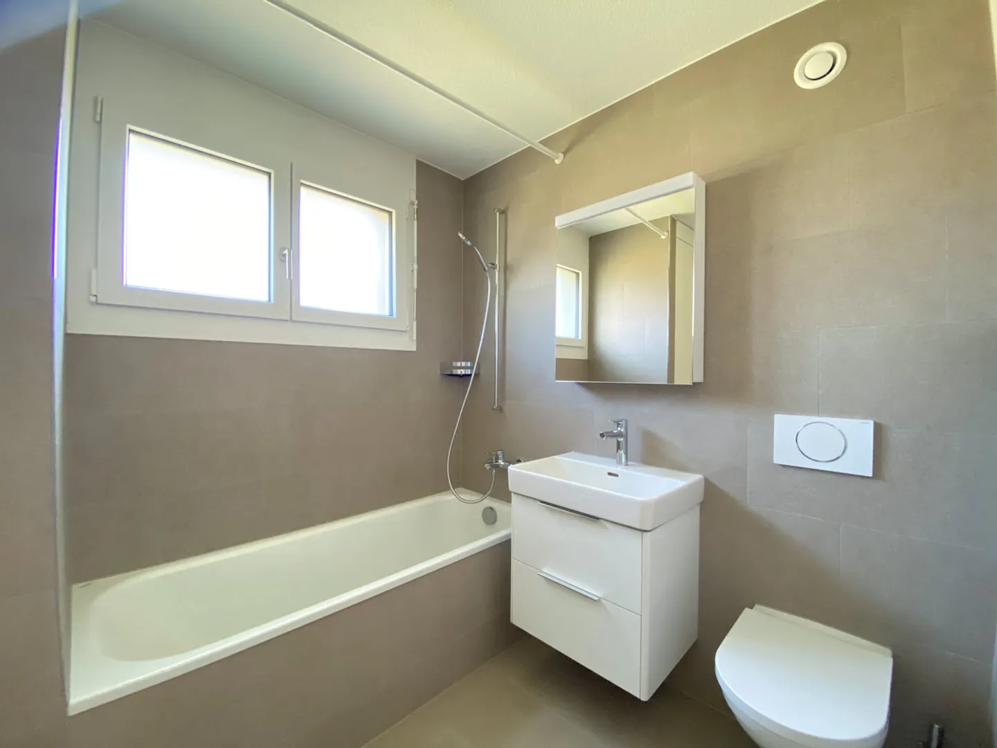Appartement en duplex rénové de haute qualité - Photo 7 sur 12