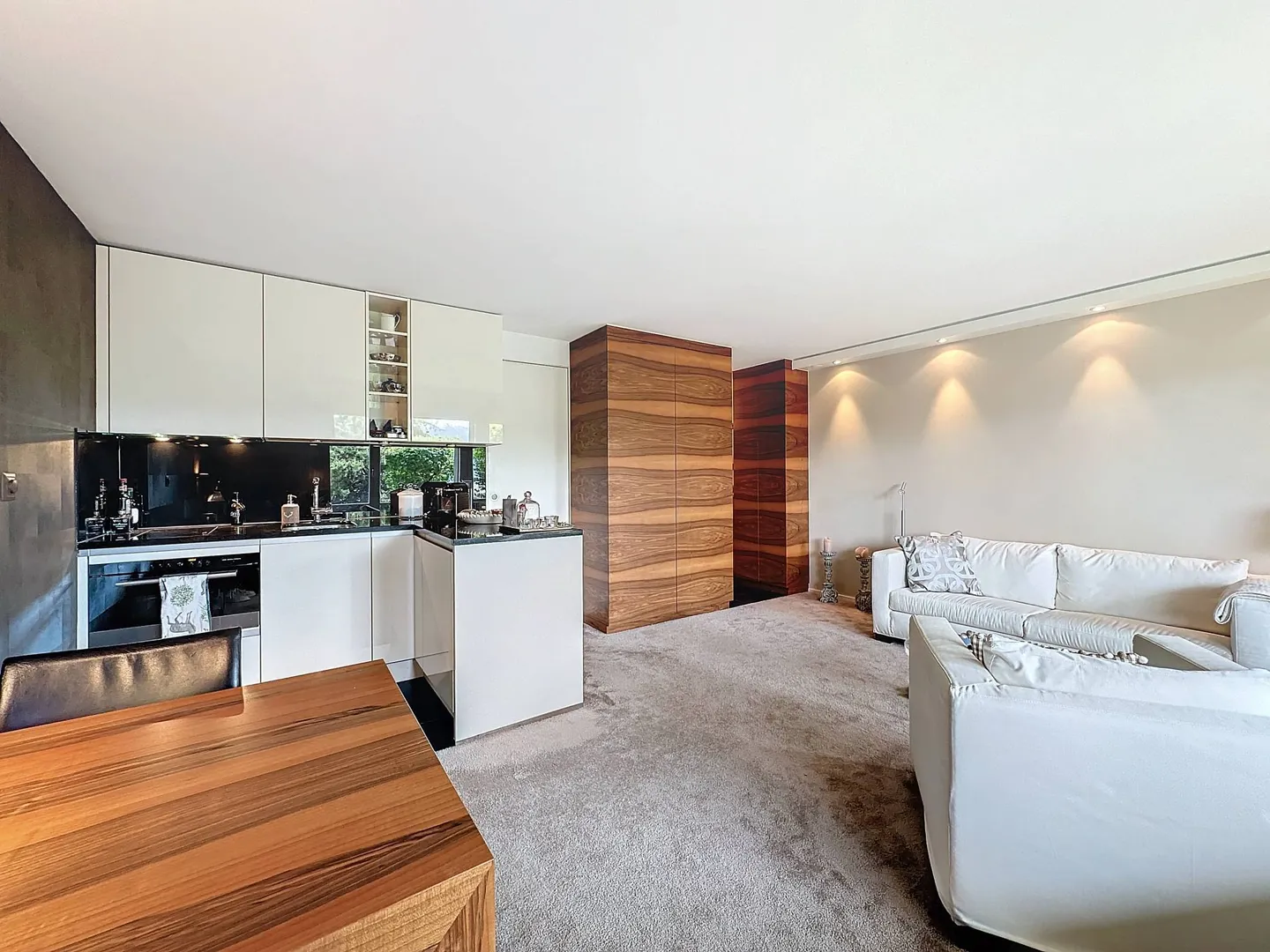 Charming Apartment - Ground Floor - 1 Bedroom - Photo 1 of 12
