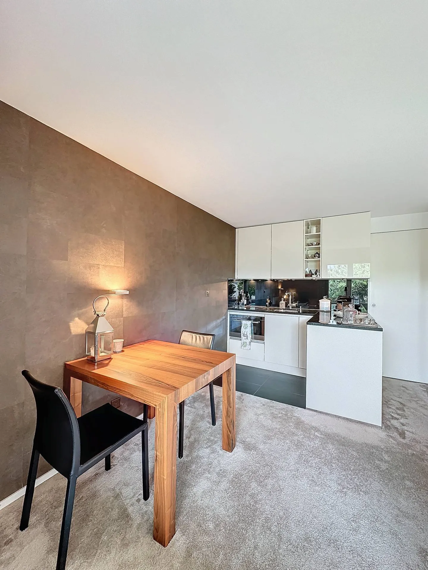 Charming Apartment - Ground Floor - 1 Bedroom - Photo 4 of 12