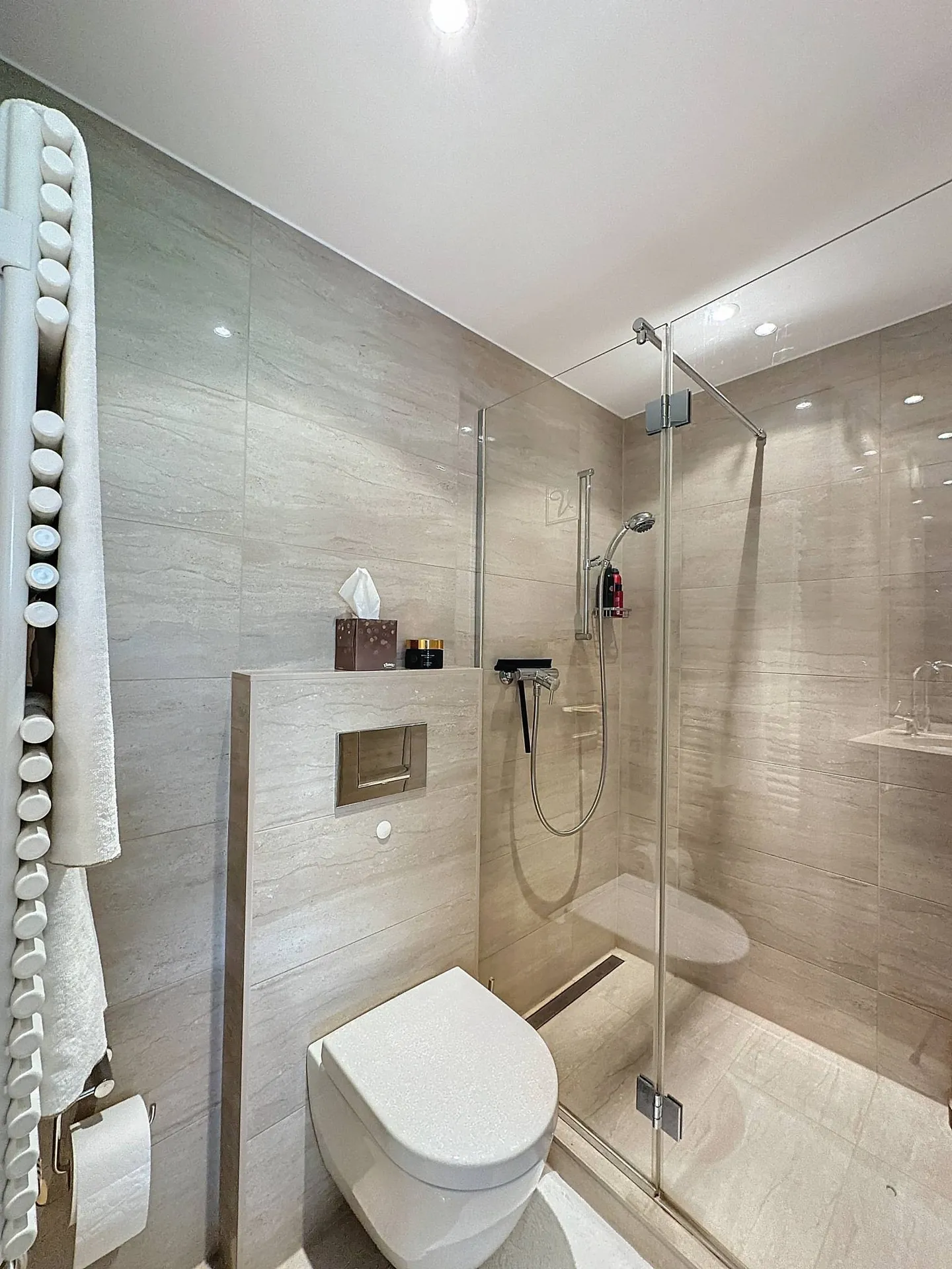 Charming Apartment - Ground Floor - 1 Bedroom - Photo 9 of 12