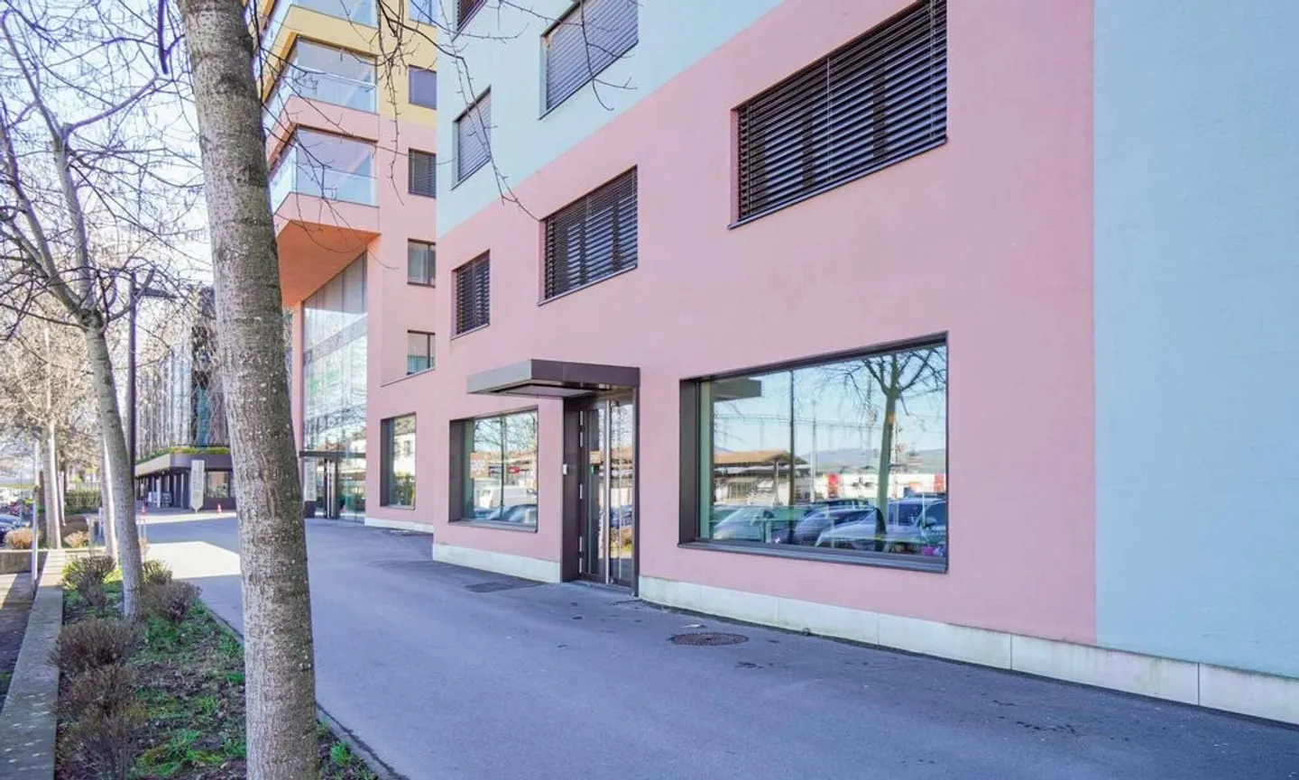 Elegant Office Space in Pfäffikon - Photo 2 of 9