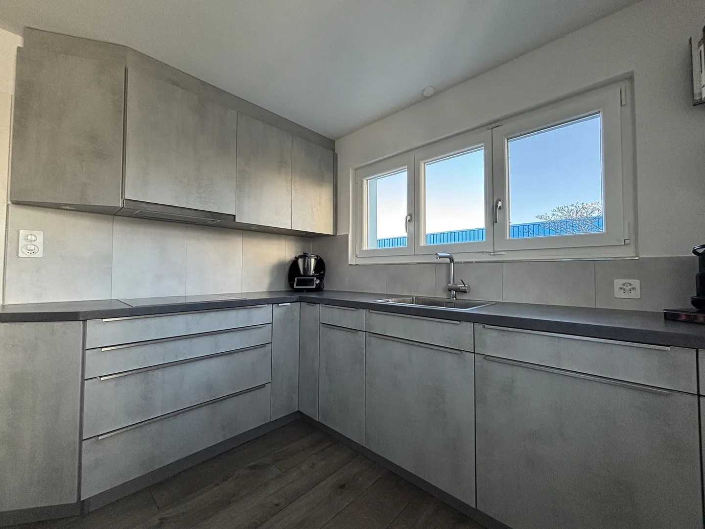 Cozy Home in a Central Prime Location - Photo 8 of 23