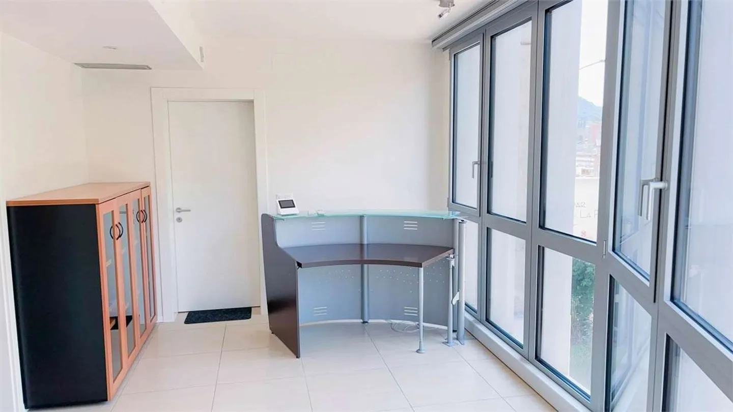 Bureau à louer dans un emplacement très bien desservi - Photo 3 sur 7