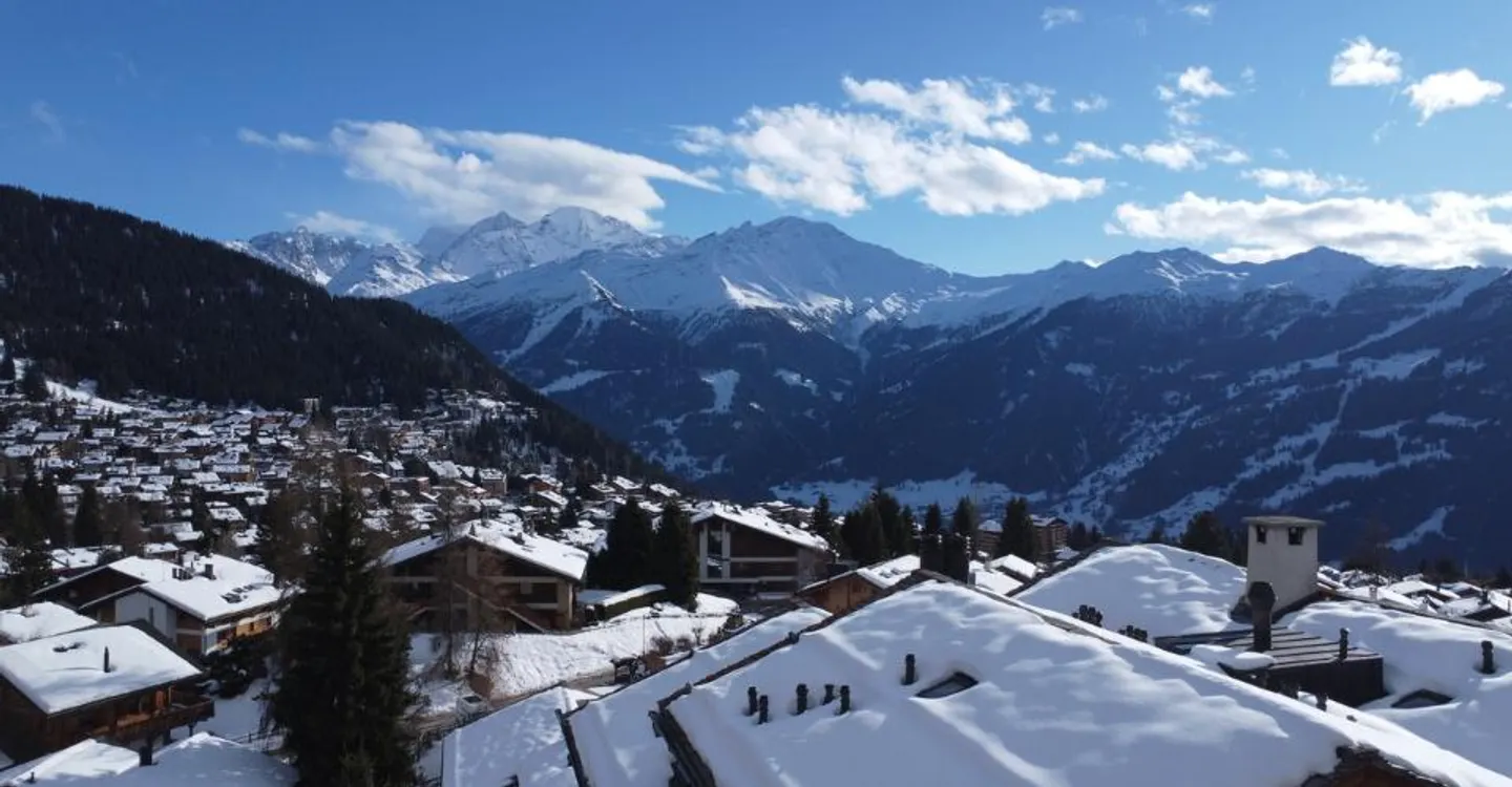 Helles Apartment mit atemberaubendem Blick - Foto 8 von 9