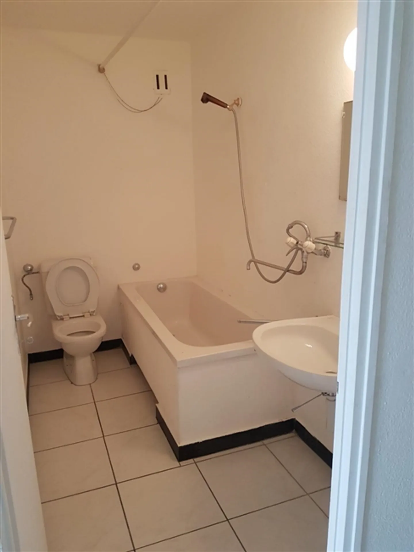 La Chaux-de-Fond, 2 Pièces - Photo 6 sur 6