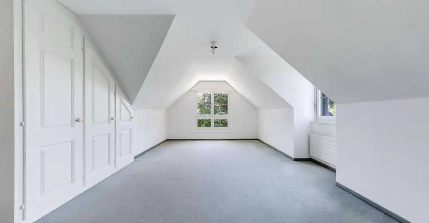 Magnificent family property with pool and large plot - Photo 12 of 12