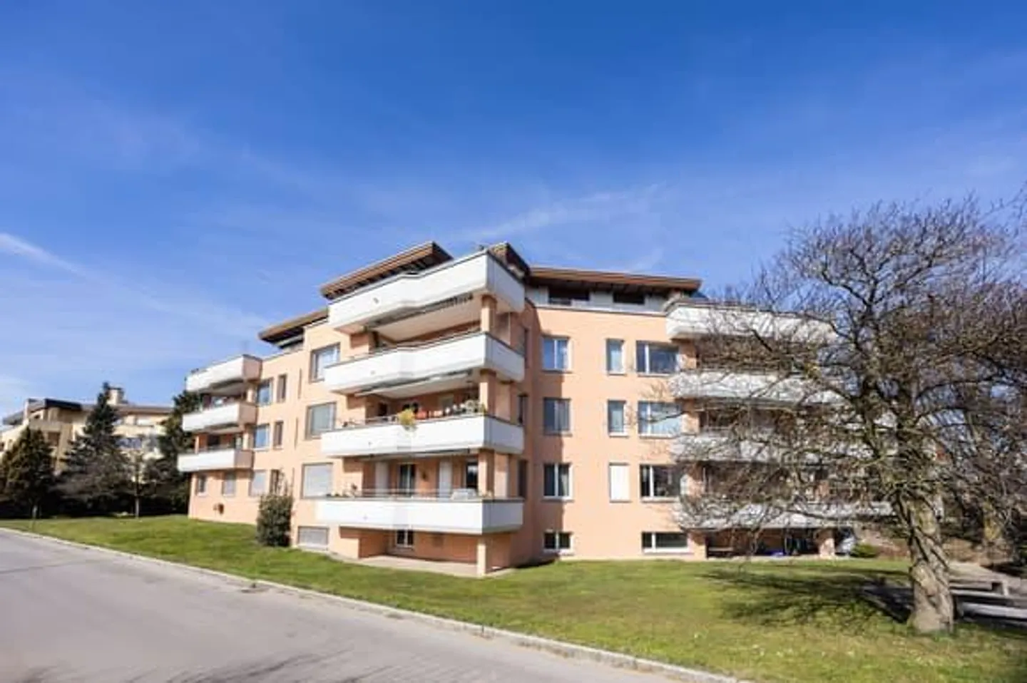 Ampio appartamento di 4,5 stanze con camino a Horn sul Lago di Costanza - Foto 1 di 15