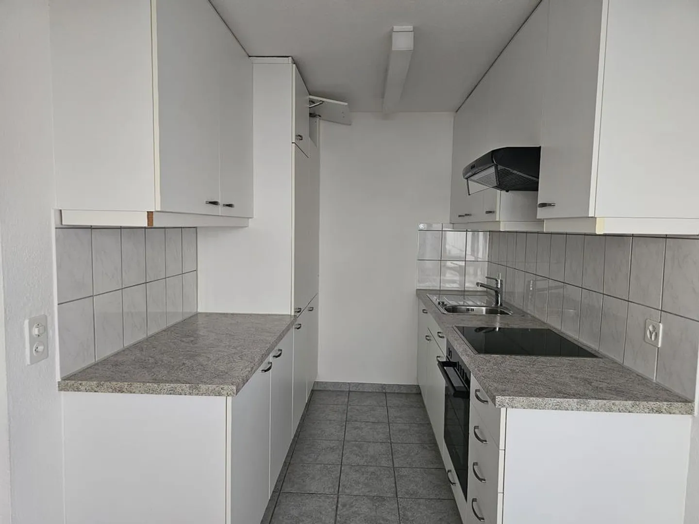 Bright 3-room apartment with balcony - Photo 3 of 9