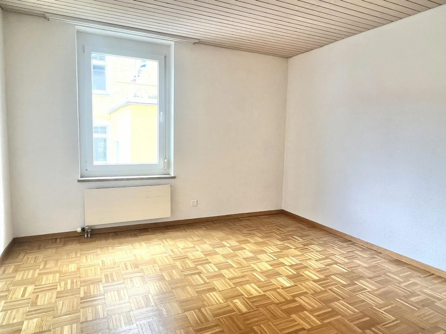 Helle Wohnung mit grossem Balkon - Foto 5 von 5
