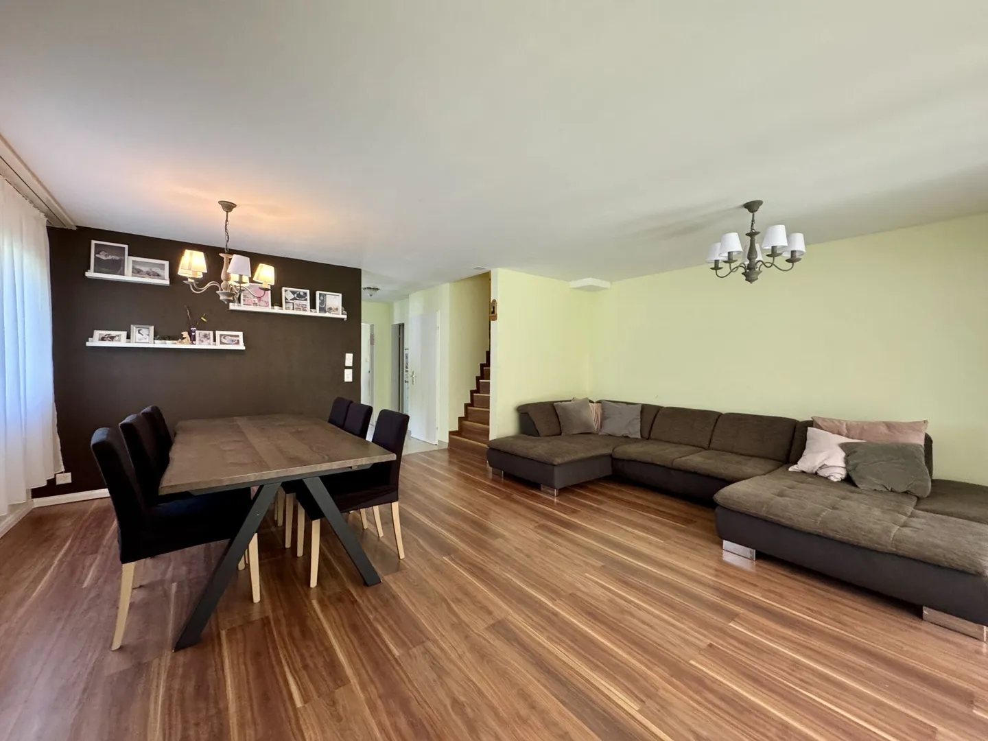 Sogno di Famiglia in Casa Angolare con Giardino - Foto 5 di 12