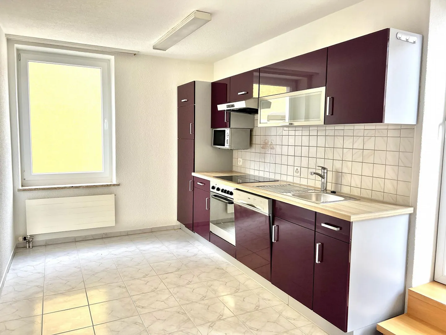 Helle Wohnung mit grossem Balkon - Foto 3 von 5