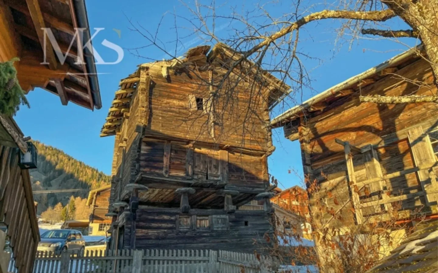 Progetto di ristrutturazione unico nel Goms - Fienile con prospettiva - Foto 2 di 20