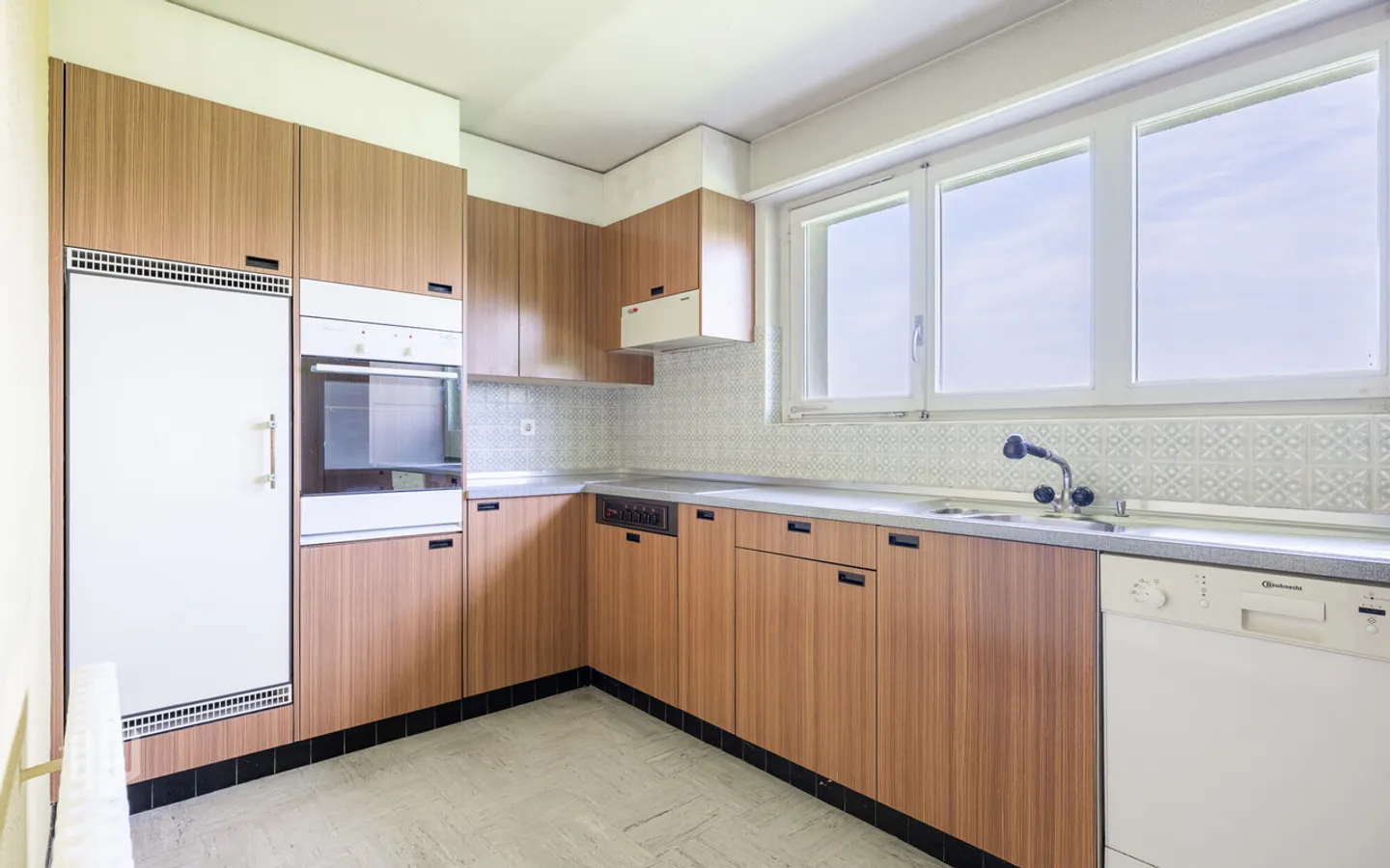 ImmoWyss - Grande casa unifamiliare in una posizione tranquilla con grande potenziale - Foto 7 di 13