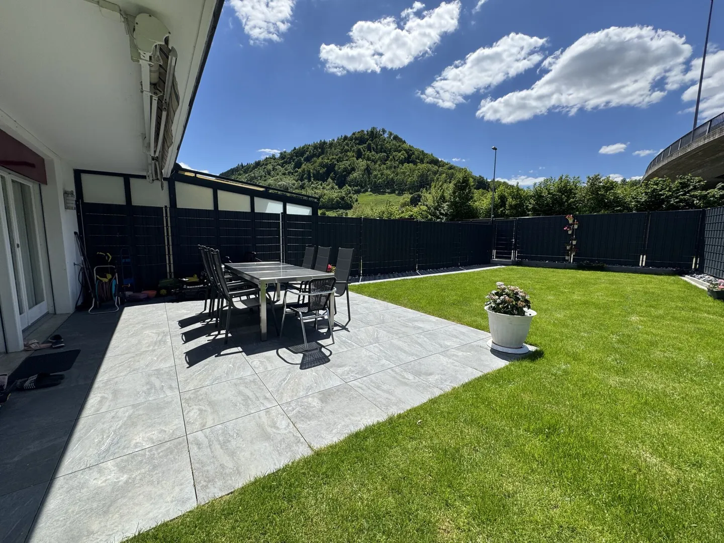 Sogno di Famiglia in Casa Angolare con Giardino - Foto 9 di 12
