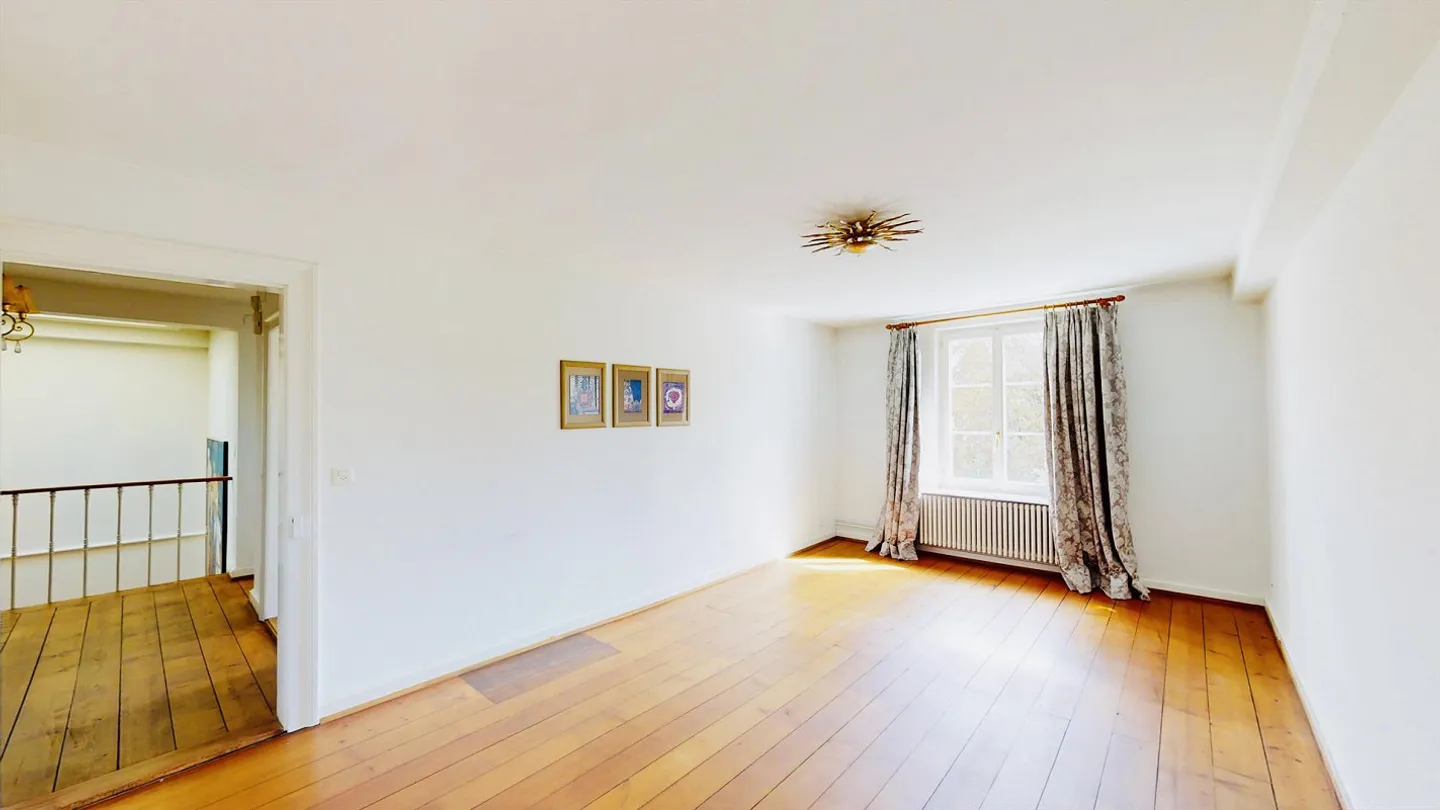 Villa in stile Liberty di 10 stanze completamente ristrutturata con giardino urbano nel quartiere Gellert - Foto 11 di 14