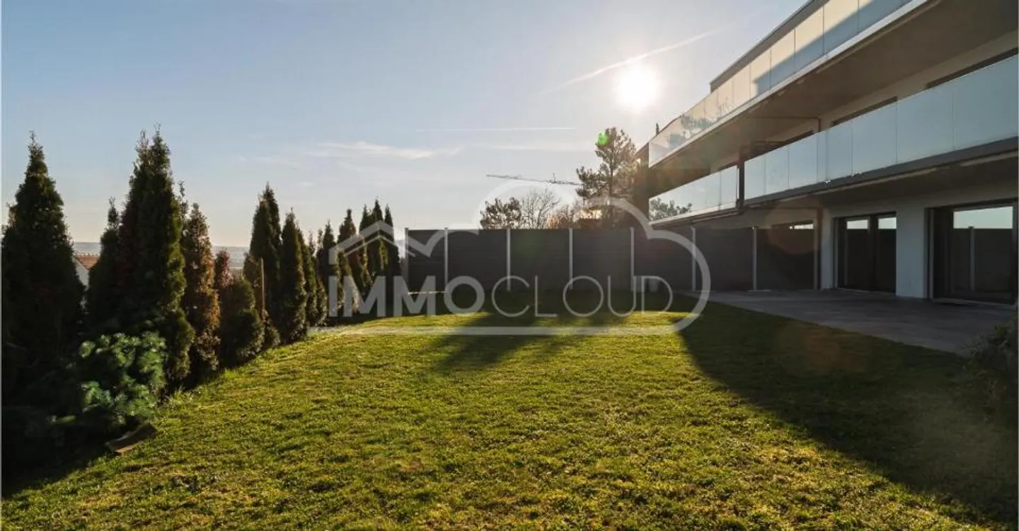 The standing with lake view! OFFERED ON YOUR NOTARY FEES CHF 1,000.-! - Photo 1 of 13