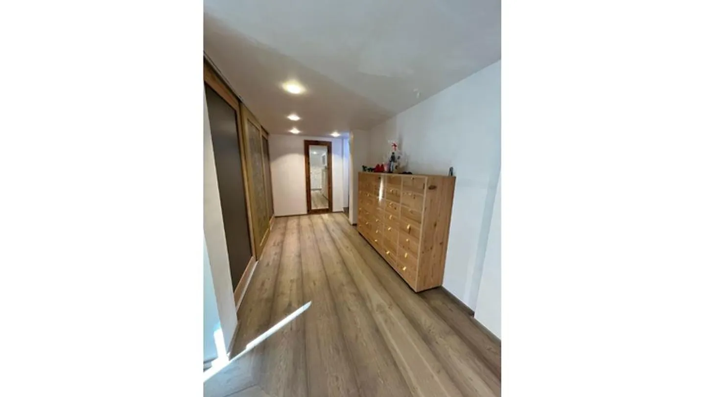 Charmantes Freistehendes Haus in Zürich - Foto 6 von 8