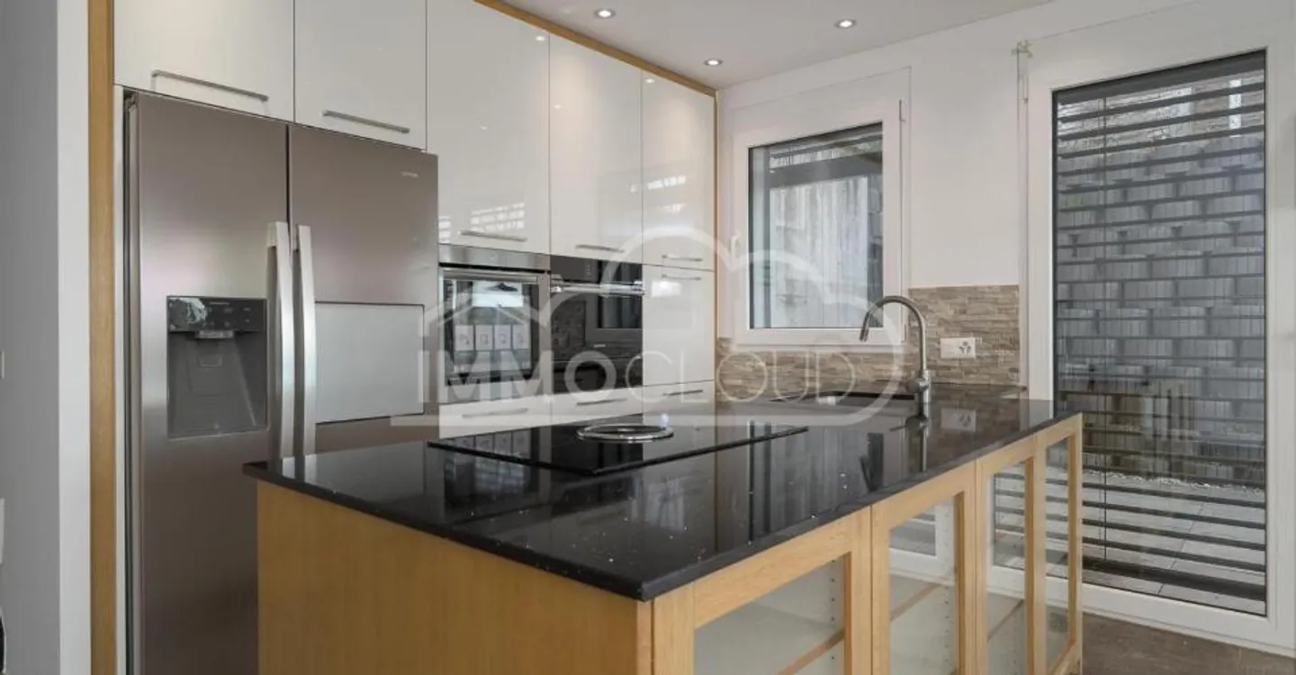 The standing with lake view! OFFERED ON YOUR NOTARY FEES CHF 1,000.-! - Photo 5 of 13