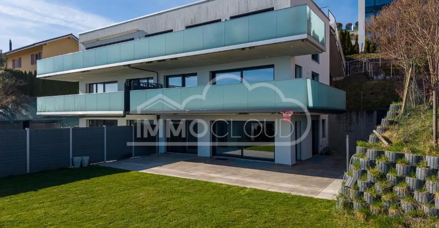 The standing with lake view! OFFERED ON YOUR NOTARY FEES CHF 1,000.-! - Photo 10 of 13