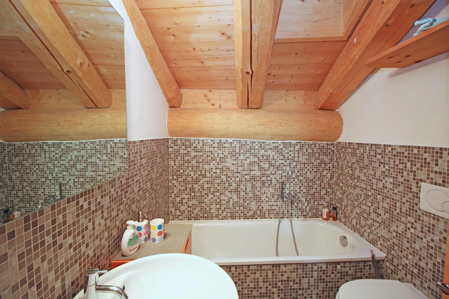 2½ - Room attic apartment no. B6 in a beautiful panoramic location on the Albula slope - Photo 9 of 12