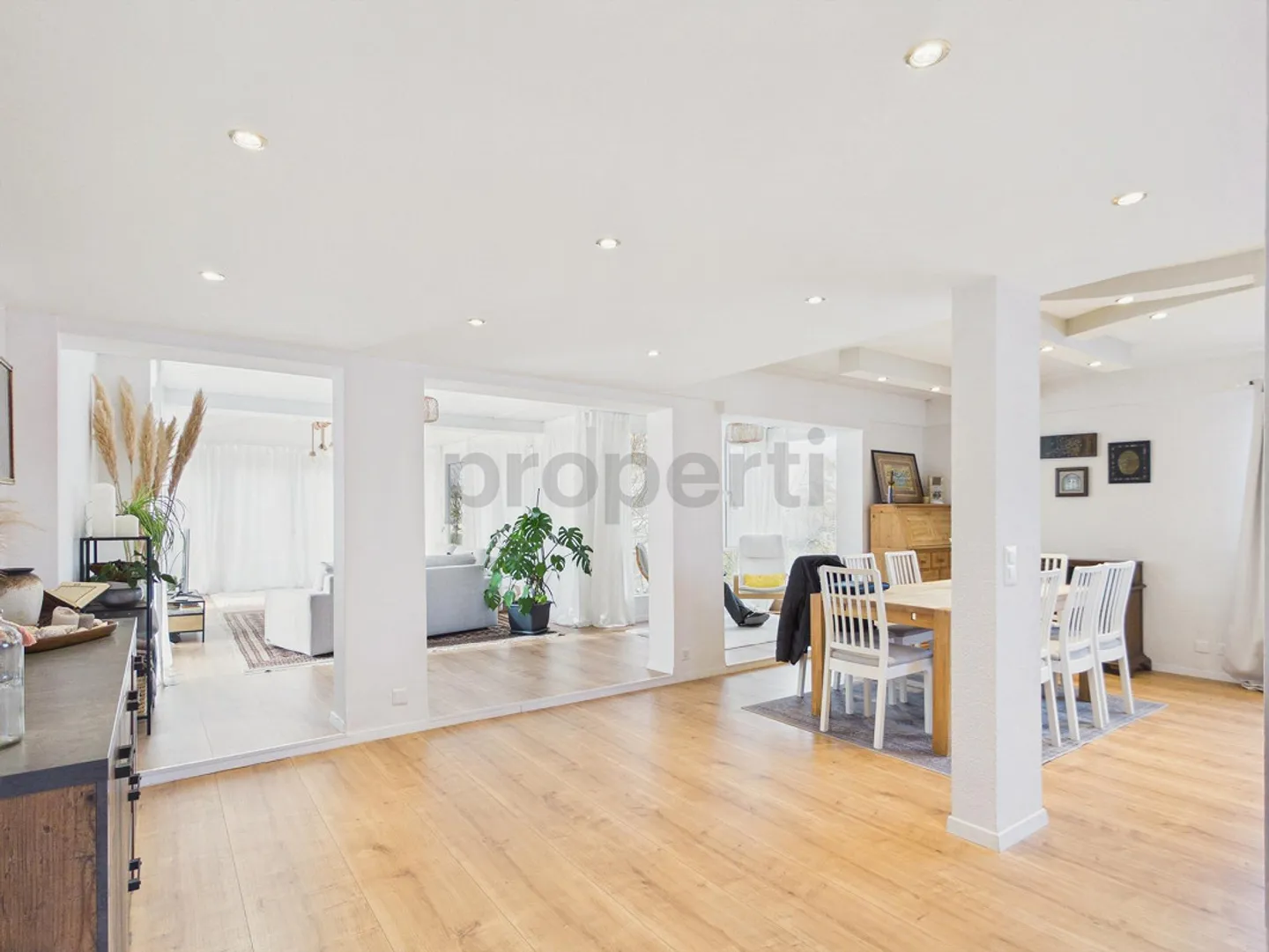 Elegant 7.5-room detached house with pool and small chalet - Photo 1 of 13