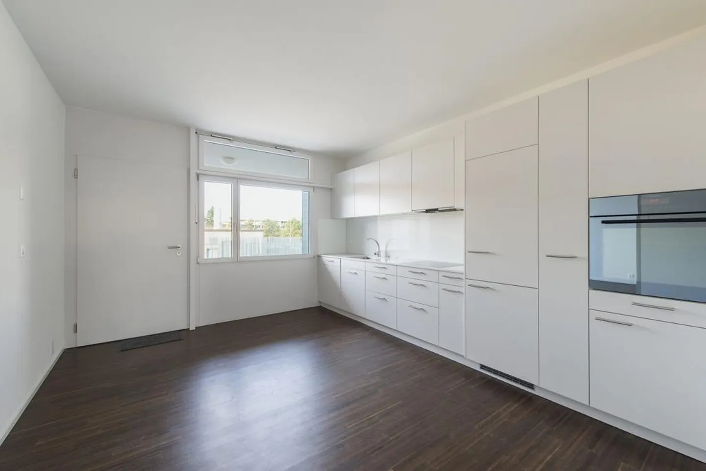 Moderne 2.5 Zimmer-Wohnung an zentraler Lage - Foto 3 von 4