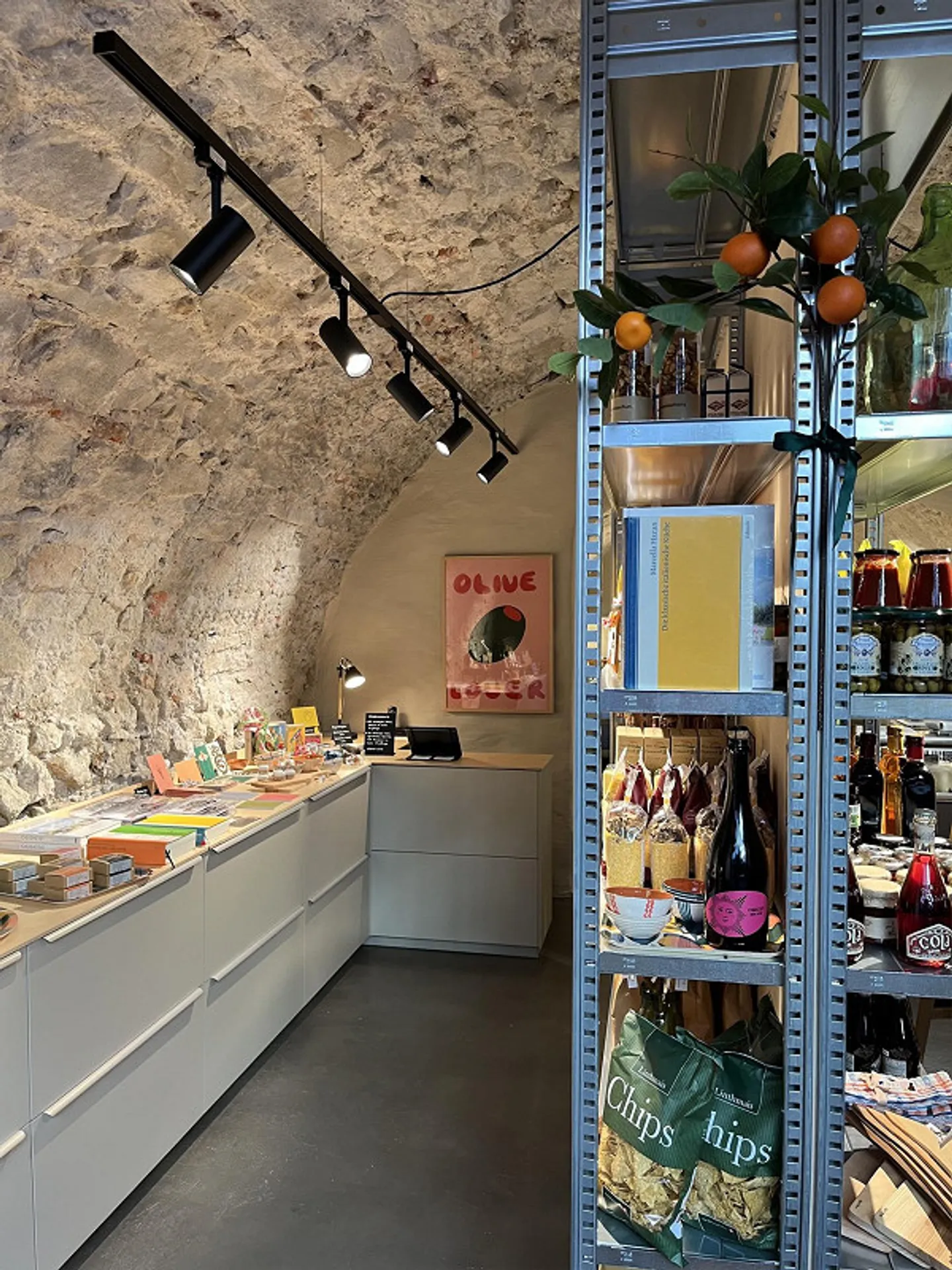 Votre rêve d'entreprise dans la cave voûtée historique - Photo 2 sur 3