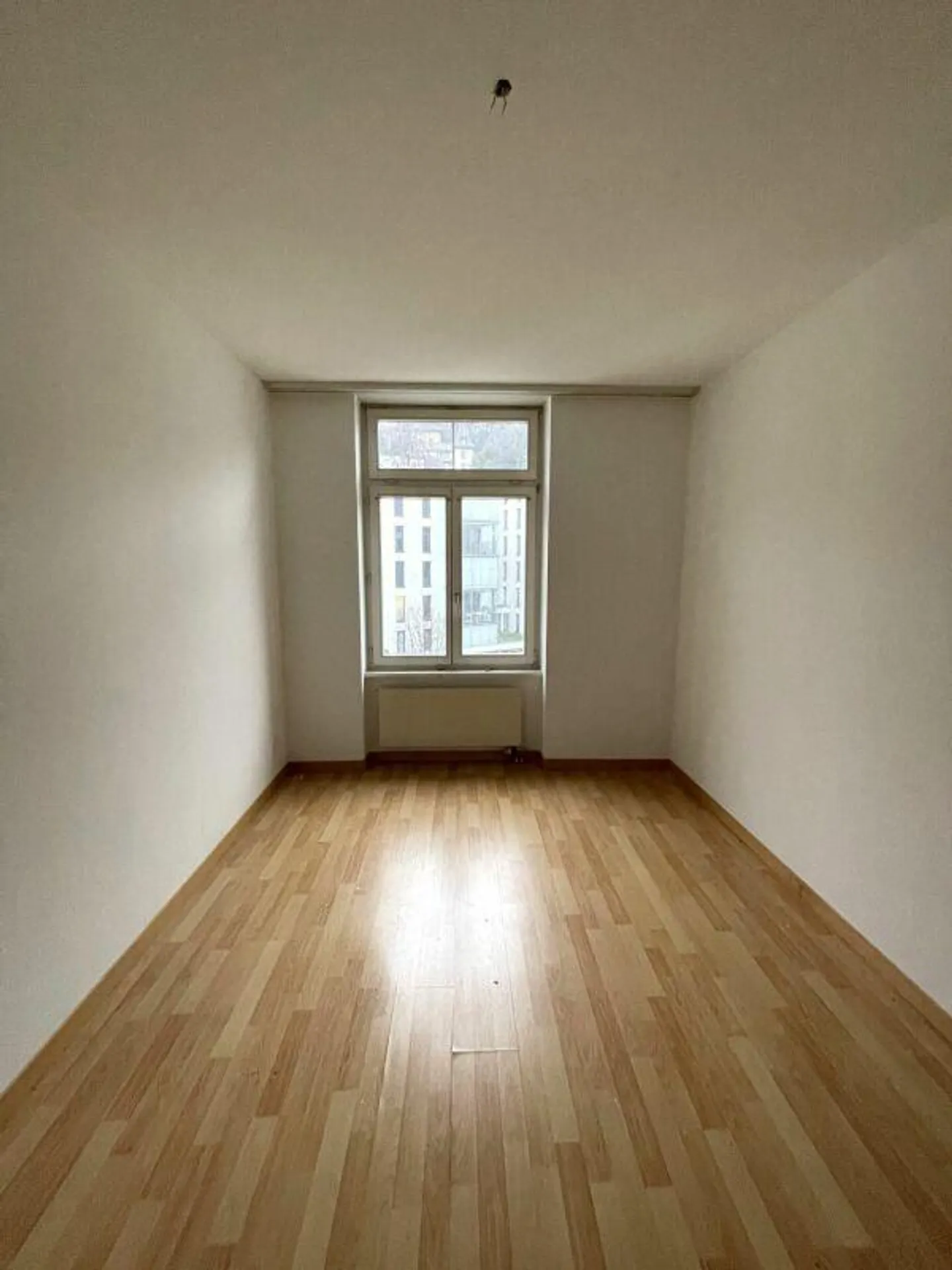 Votre appartement ensoleillé en ville avec cheminée! - Photo 8 sur 9