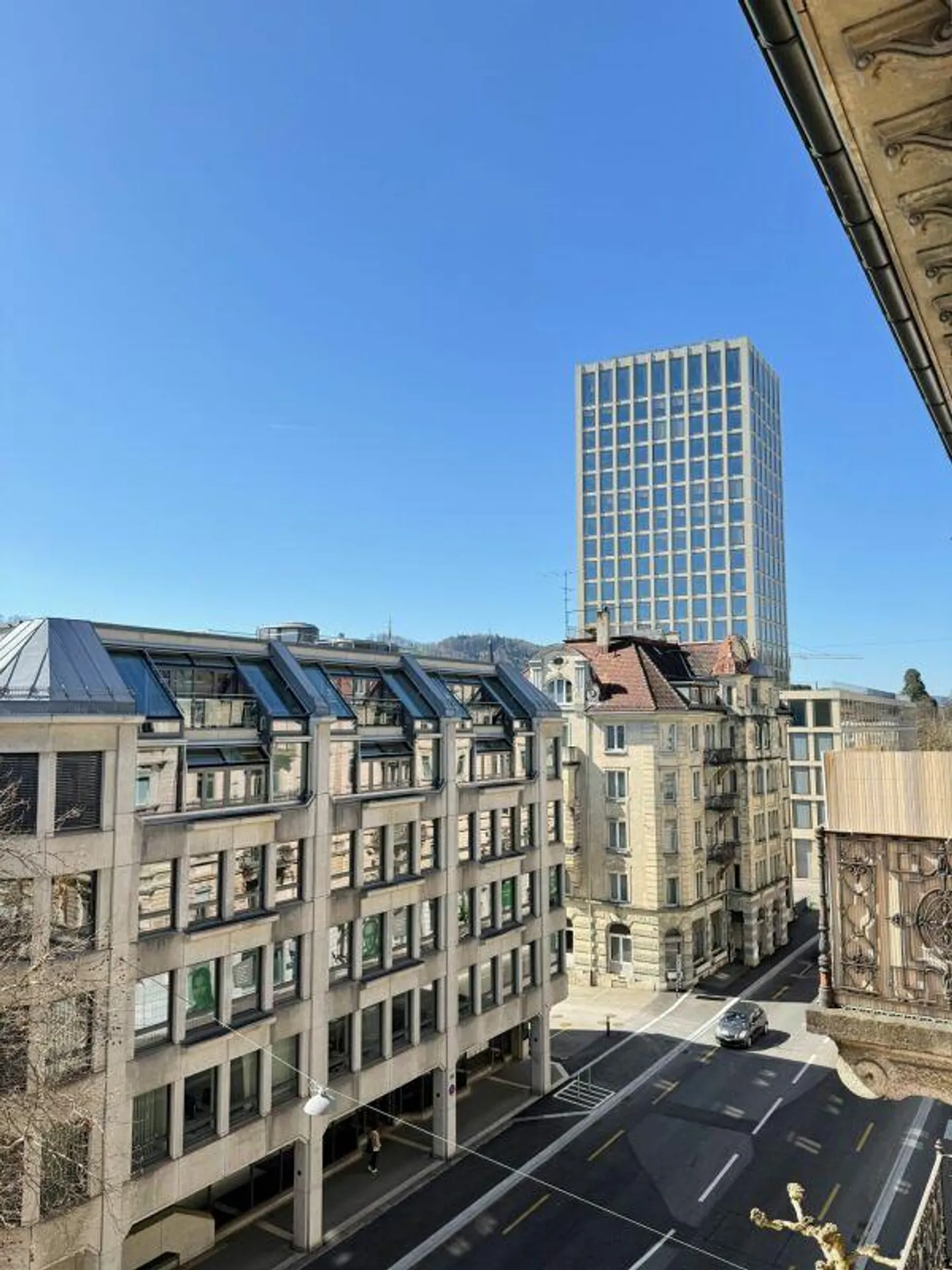 Votre appartement ensoleillé en ville avec cheminée! - Photo 3 sur 9