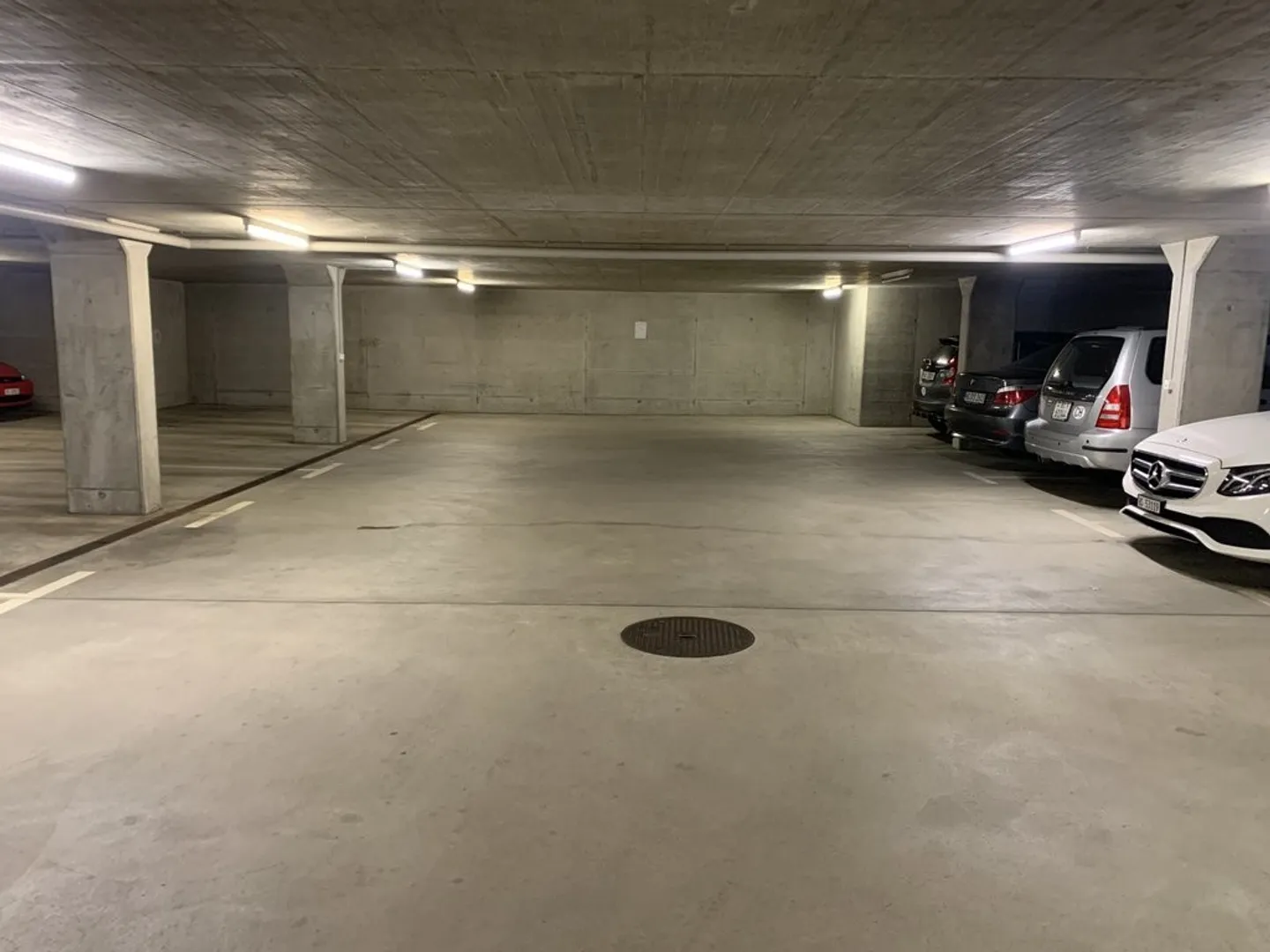 Parking space in a central location - Photo 3 of 4