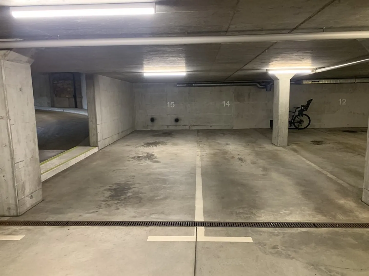 Parking space in a central location - Photo 4 of 4