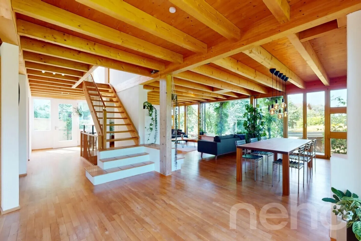 Spacious Family Home with Garden - Photo 5 of 13