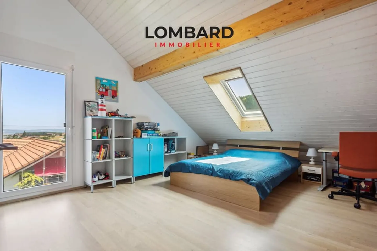 Spacieux attique de 4,5 pièces avec vue sur le lac - Photo 5 sur 12