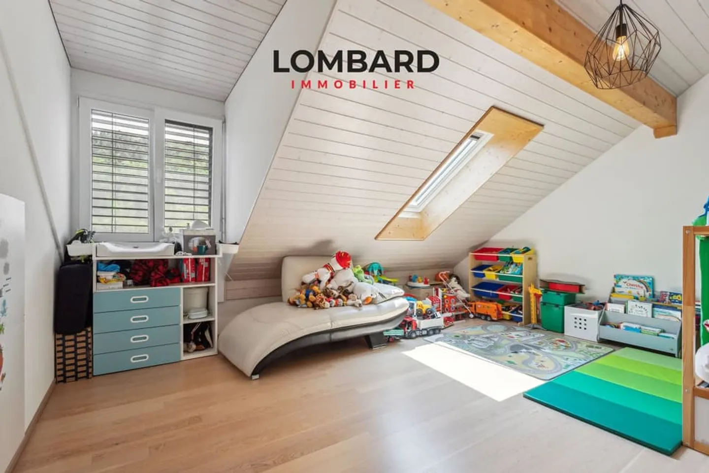 Spacieux attique de 4,5 pièces avec vue sur le lac - Photo 6 sur 12