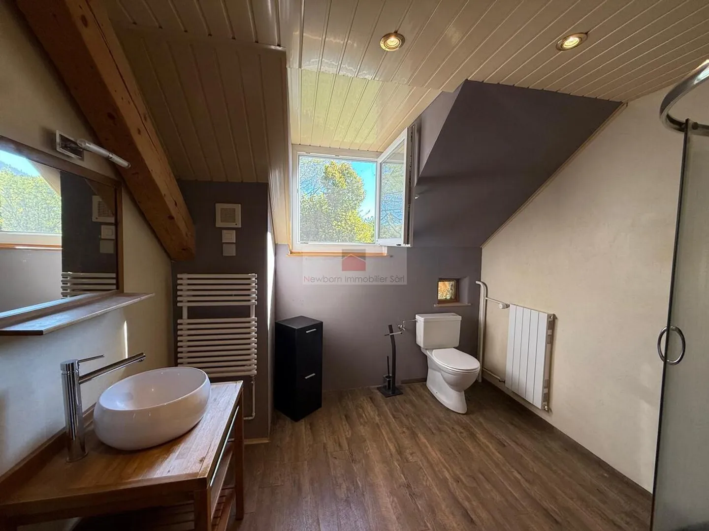 Exclusive: 3-Apartment Building in Vallorbe - Photo 15 of 17