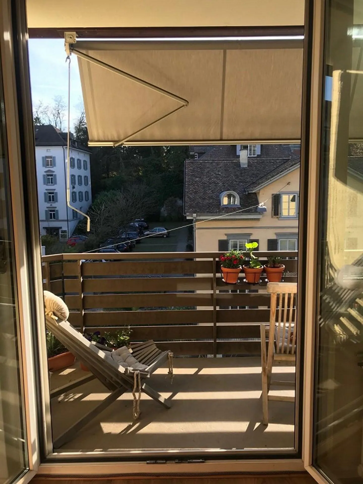 Beautiful old apartment in a desirable location - Photo 6 of 7