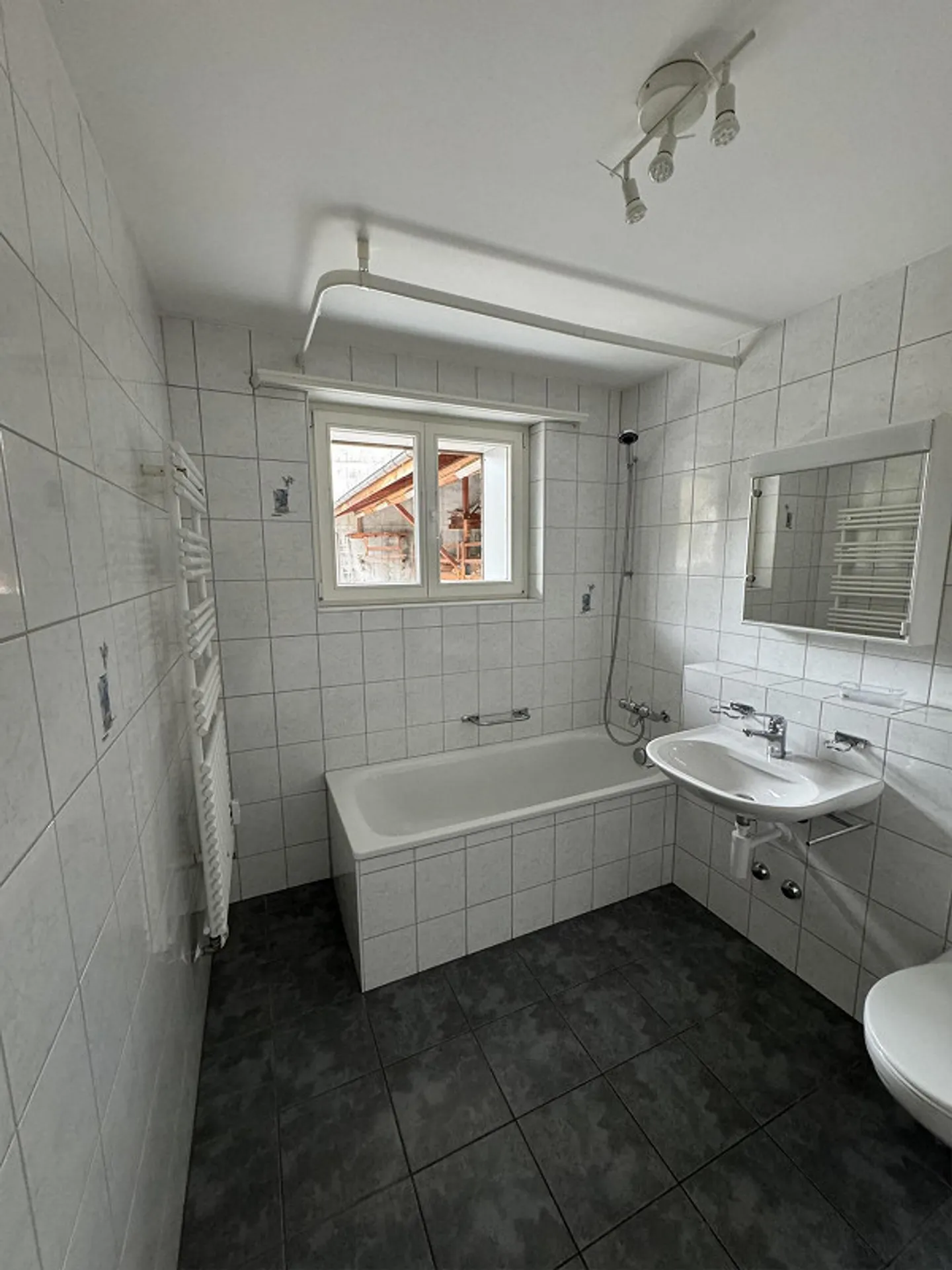 Bright 3.5 Room Apartment with Private Terrace - Photo 7 of 25